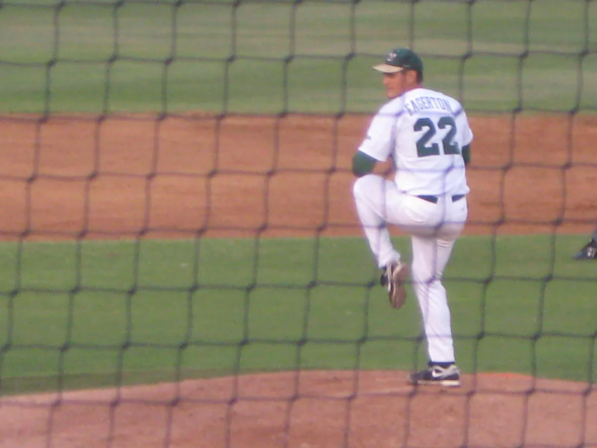 Steven Eagerton pitching for Jacksonville University